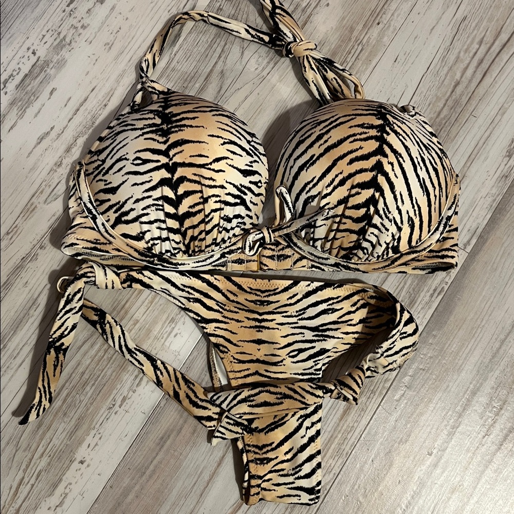 Victoria Secret Brazilian Cut Tiger Print Bikini Set Size 34C Bra/ Small Bikini